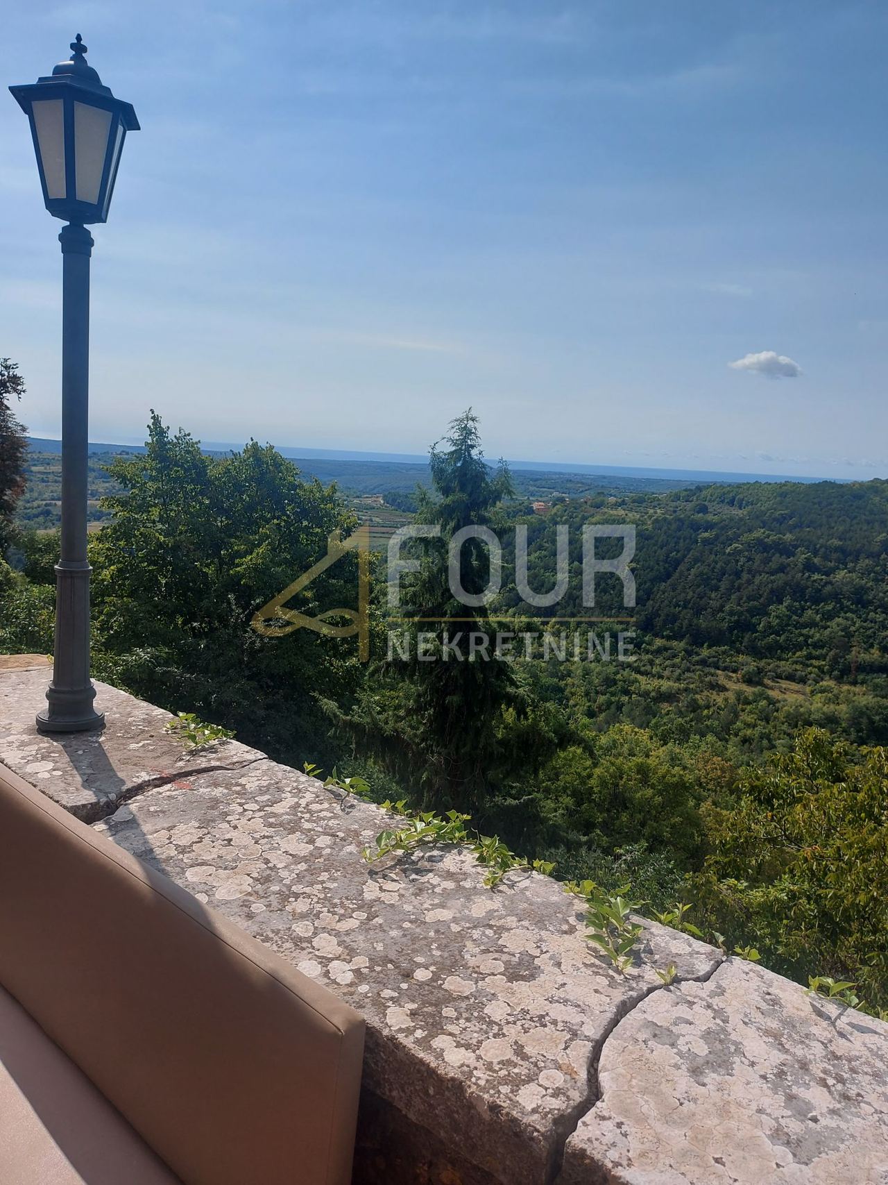Kuća u Grožnjanu, 130m², 3 sobe, slika 2