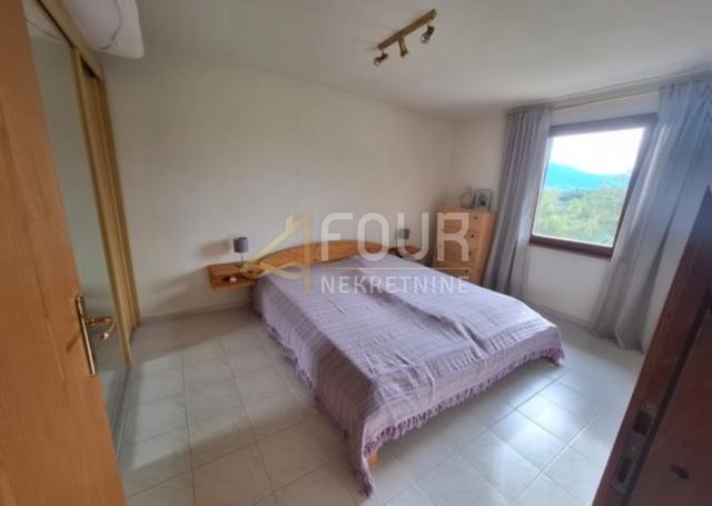 Haus u Lupoglavu, 103m², 3 sobe, slika 4