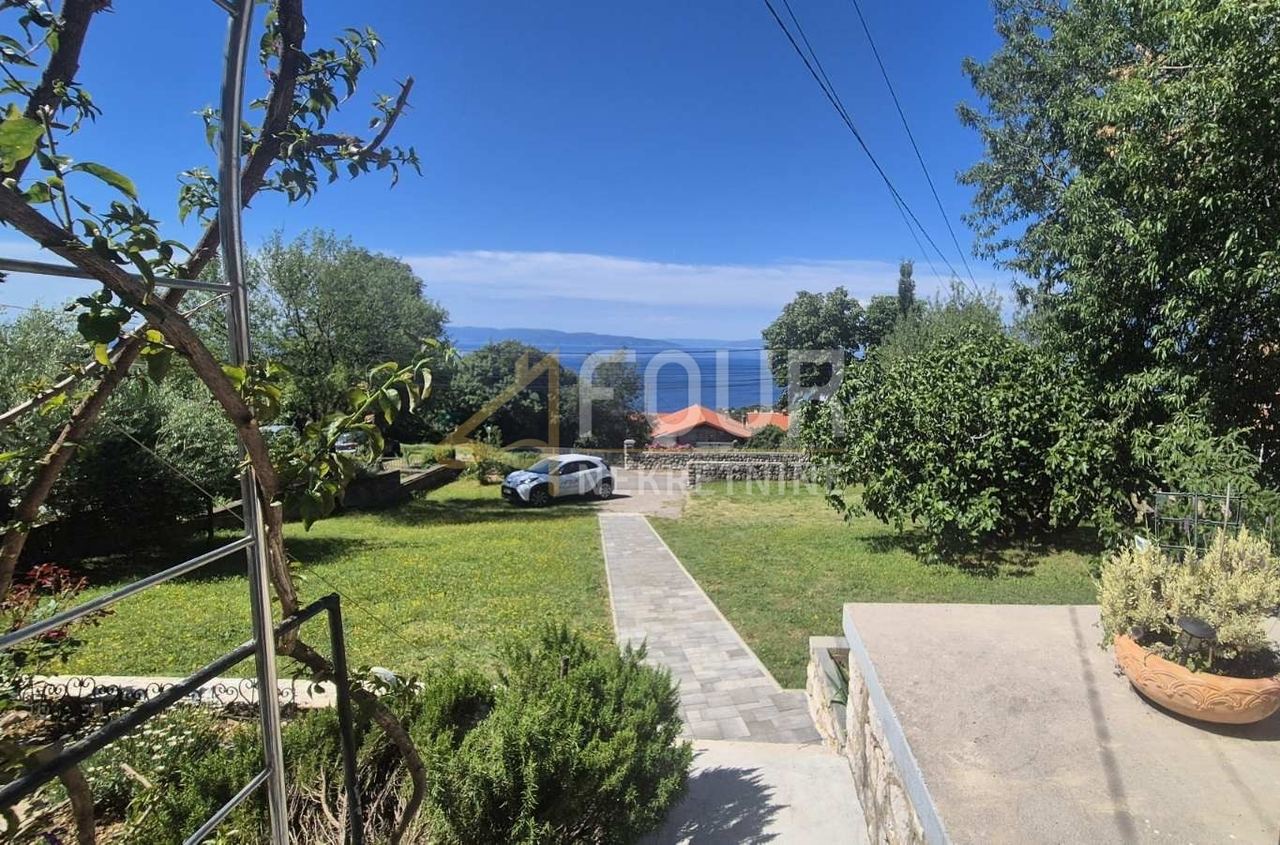 Haus u Kostreni, 150m², 2 sobe