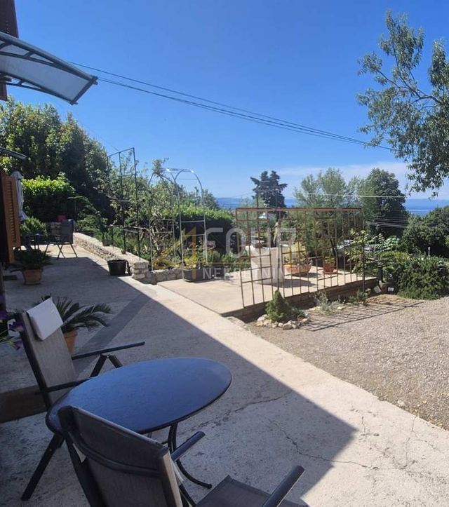 Haus u Kostreni, 150m², 2 sobe, slika 3