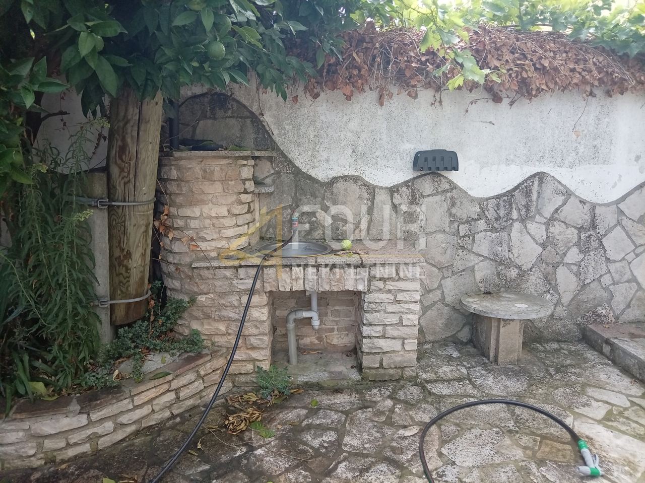 Haus u Puli, 220m², 3 sobe, slika 3