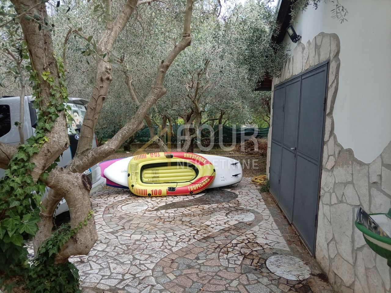 Haus u Puli, 220m², 3 sobe, slika 4
