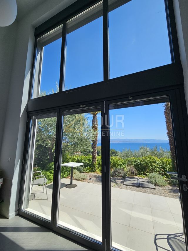 Casa u Opatiji, 290m², slika 4
