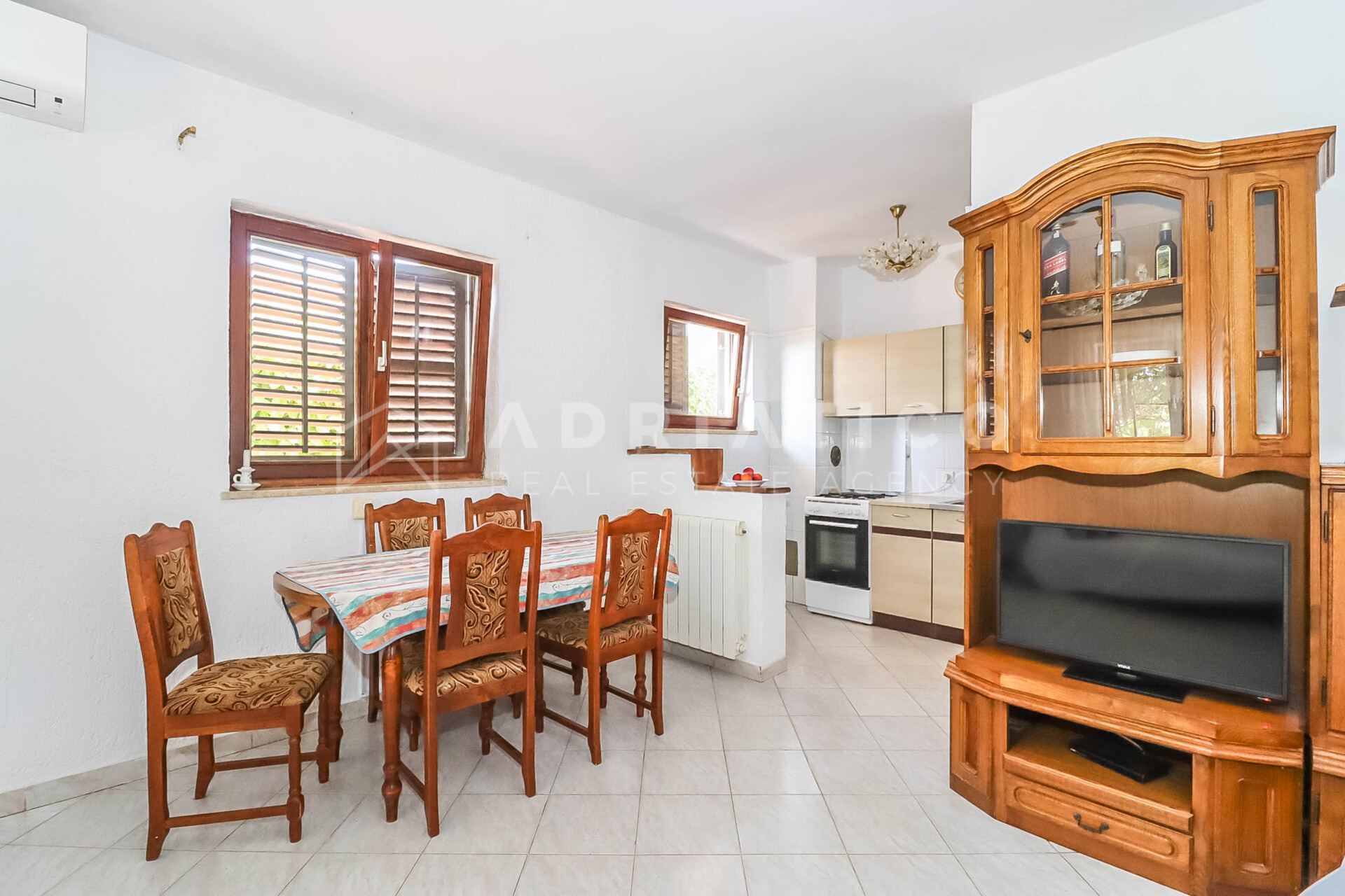 Kuća u Kanfanaru, 233m², 5 soba, slika 3
