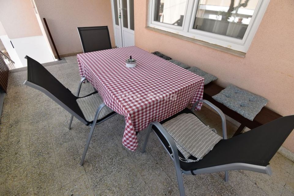 Wohnung u Zadru, 85m², 3 sobe