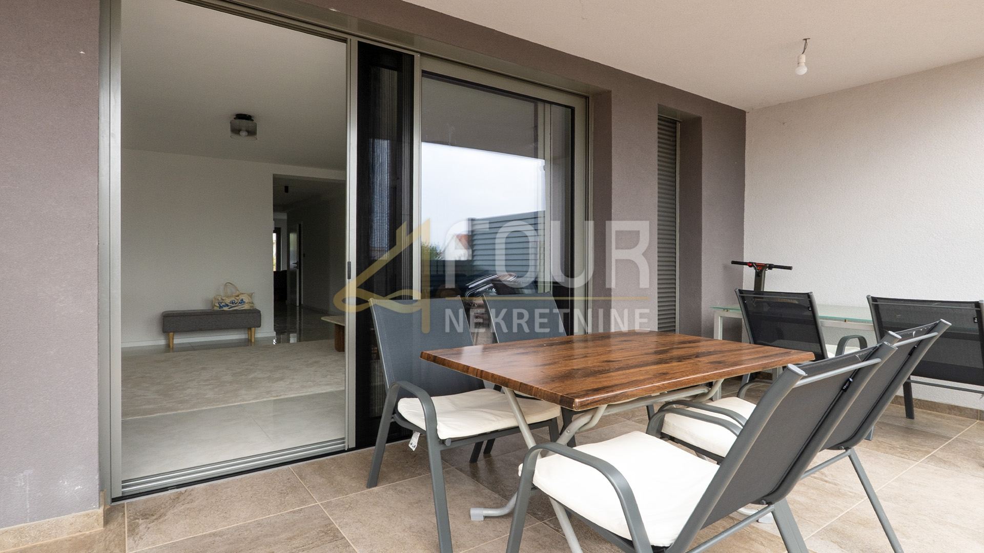 House u Tribunju, 240m², 3 sobe, slika 3