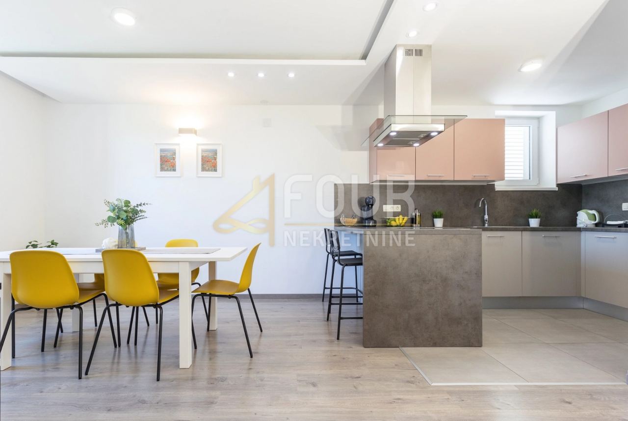 Appartamento u Opatiji, 98.73m², 3 sobe, slika 2