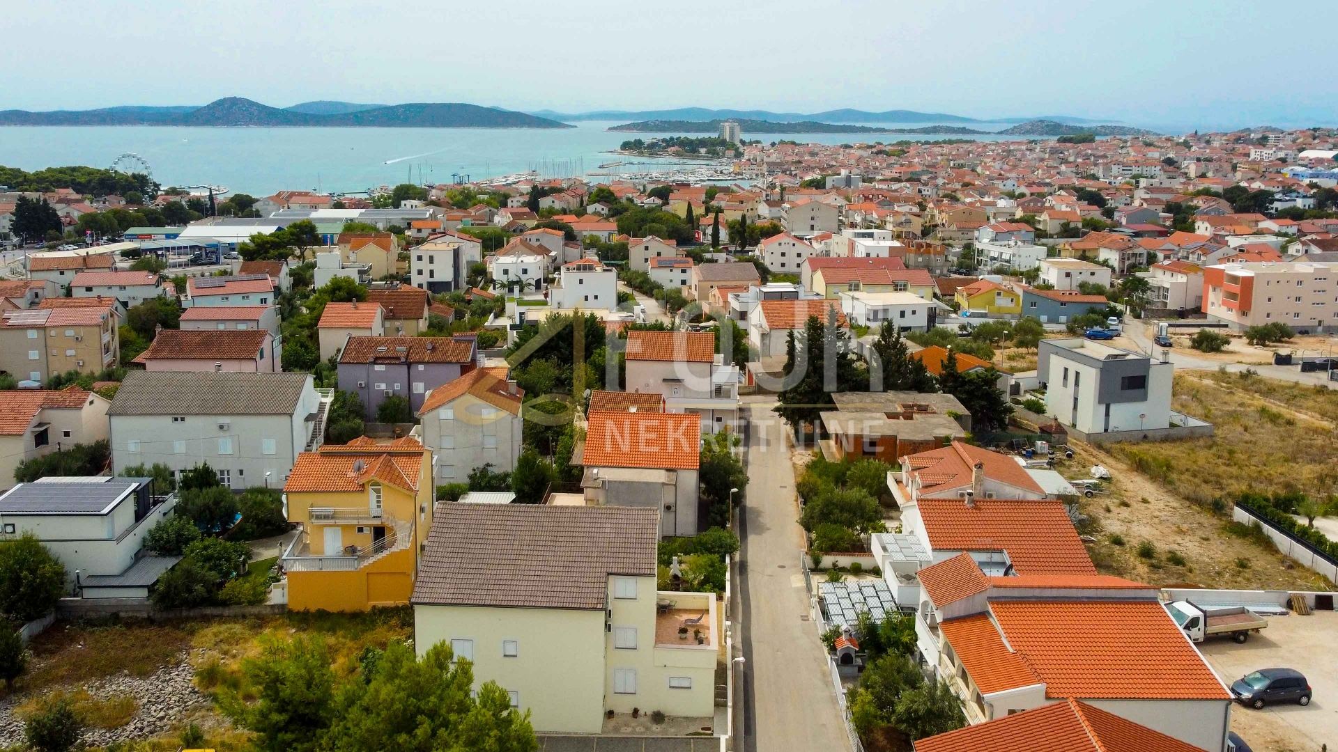 Kuća u Vodicama, 397m², 9 soba, slika 3