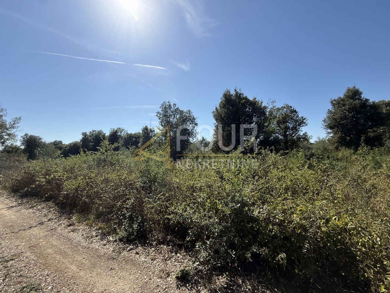 Grundstück u Ližnjanu, 1000m²