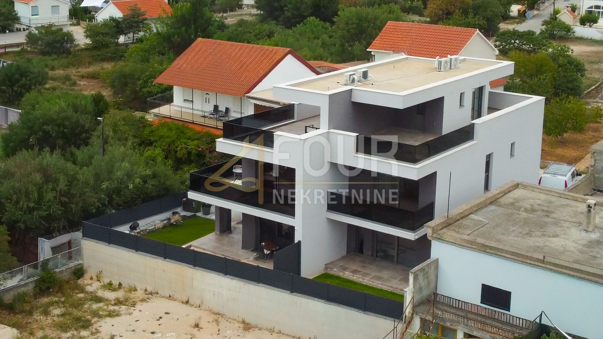 House u Tribunju, 240m², 3 sobe