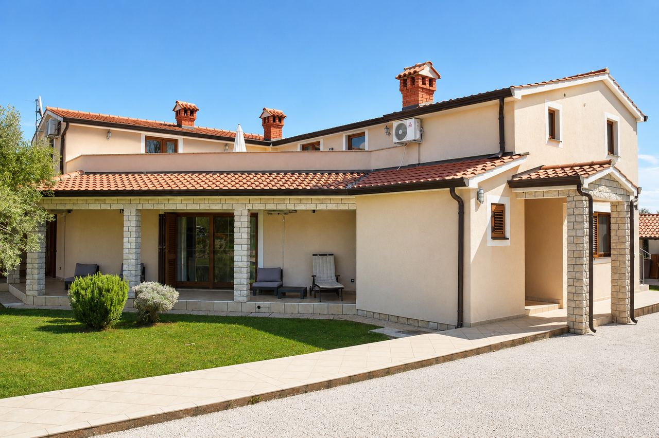 Haus u Poreču, 367m², 7 soba