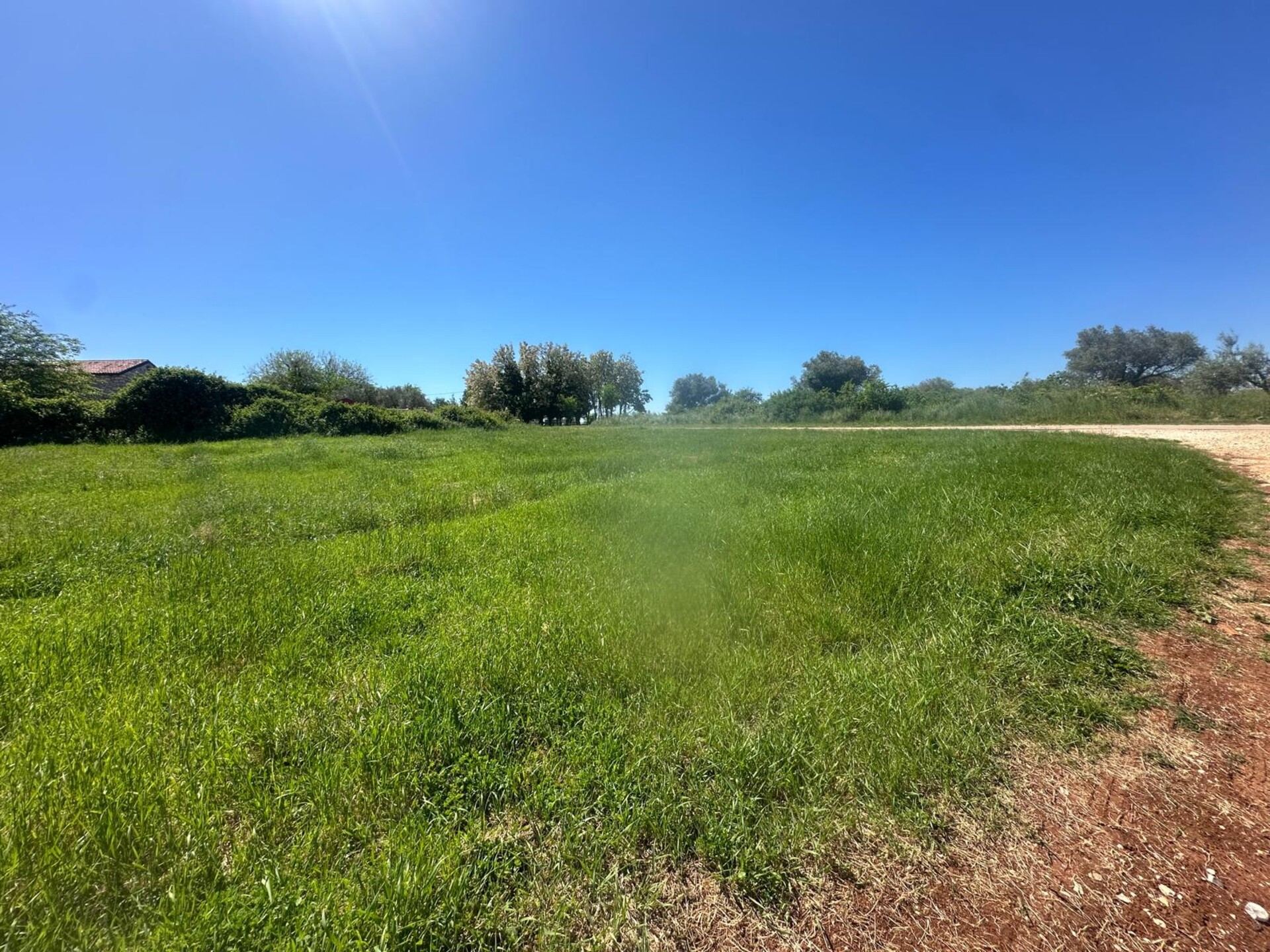 Land u Brtonigli, 755m²