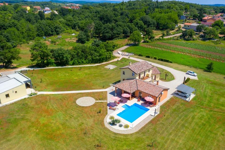 Casa u Pazinu, 270m², 4 sobe