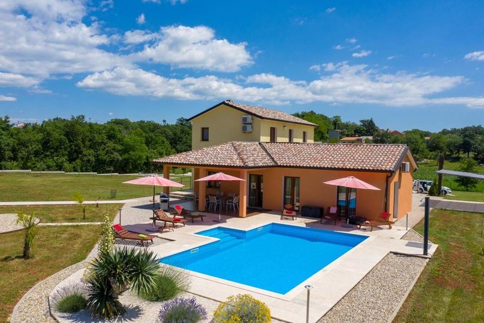 Casa u Pazinu, 270m², 4 sobe, slika 2