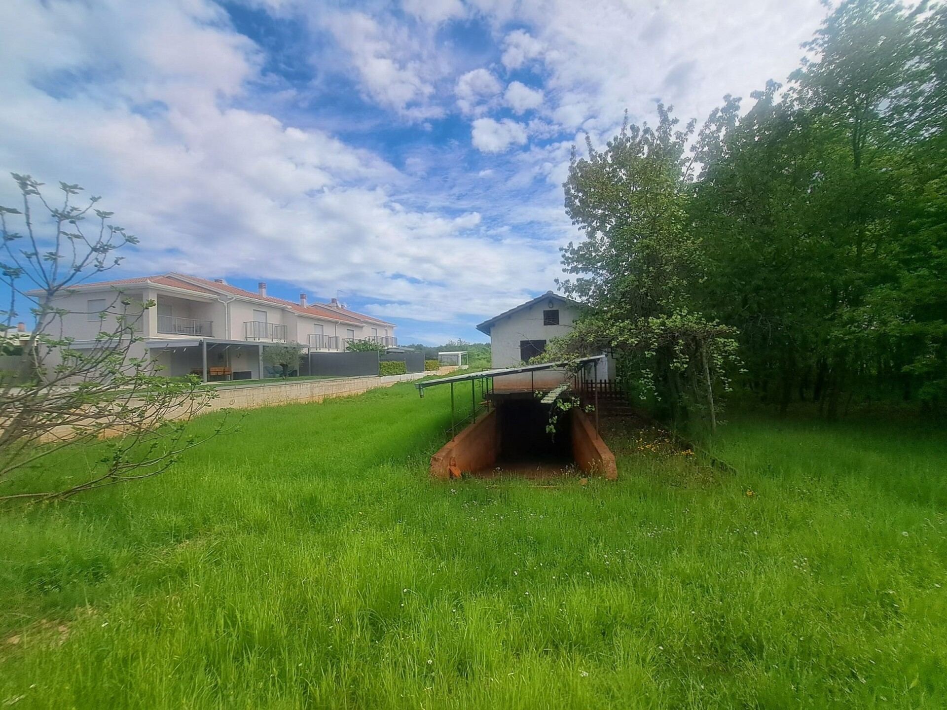 Grundstück u Poreču, 1208m²
