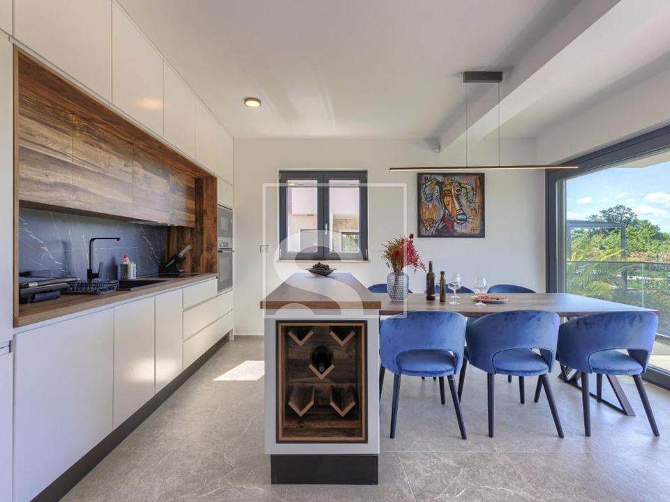 House u Poreču, 217m², 3 sobe, slika 2