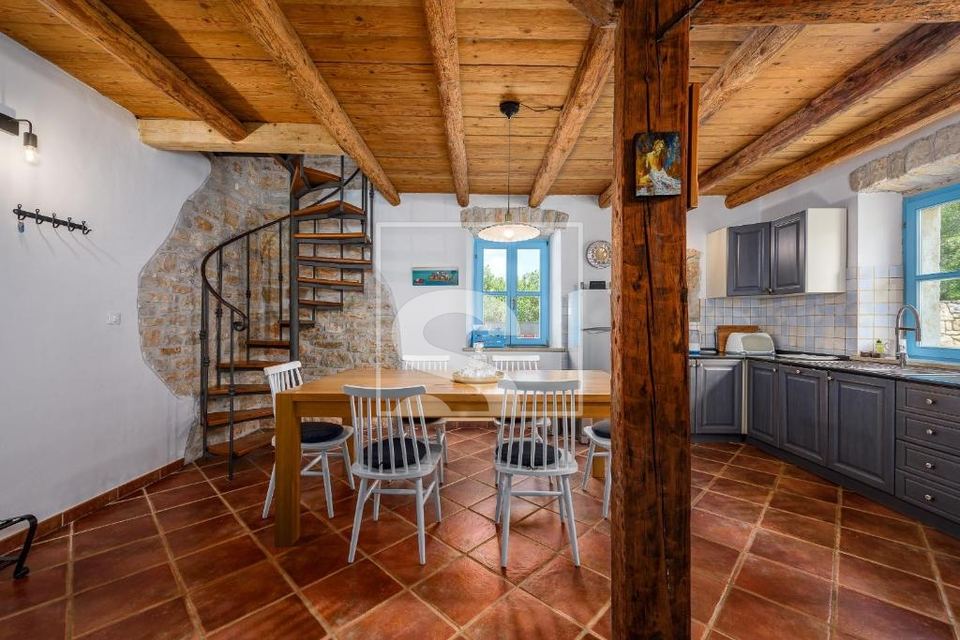 House u Sveti Lovreču, 110m², 3 sobe, slika 3