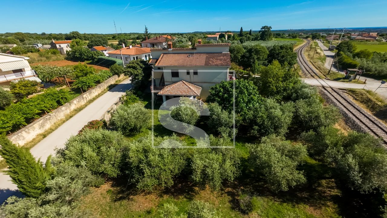 House u Vodnjanu, 421.51m², 6 soba