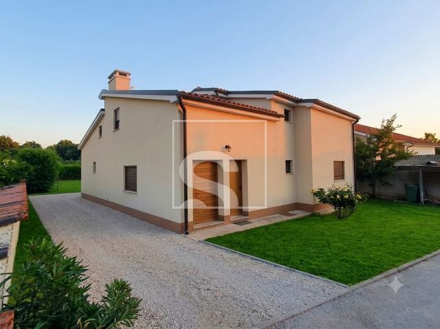 Casa u Fažani, 165m², 3 sobe