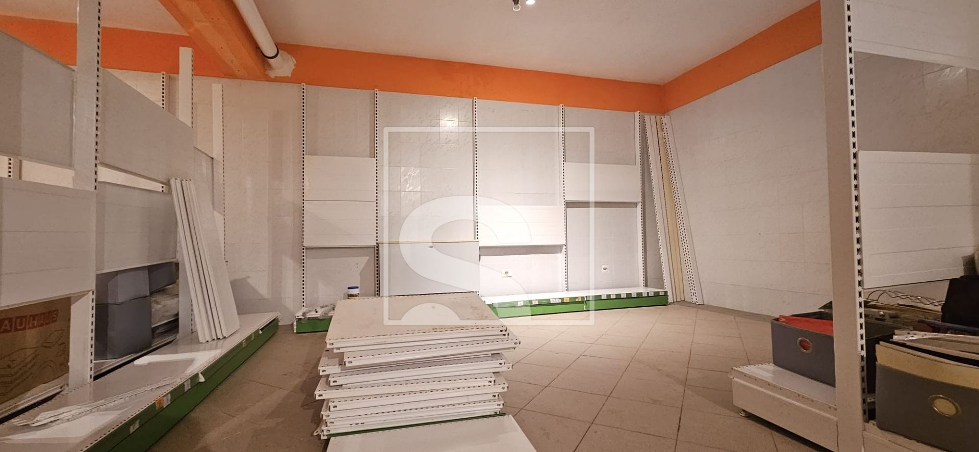 Locale commerciale u Puli, 120m², slika 2