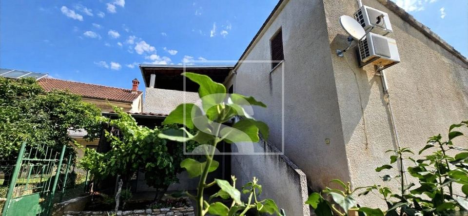 Kuća u Puli, 110m², 4 sobe
