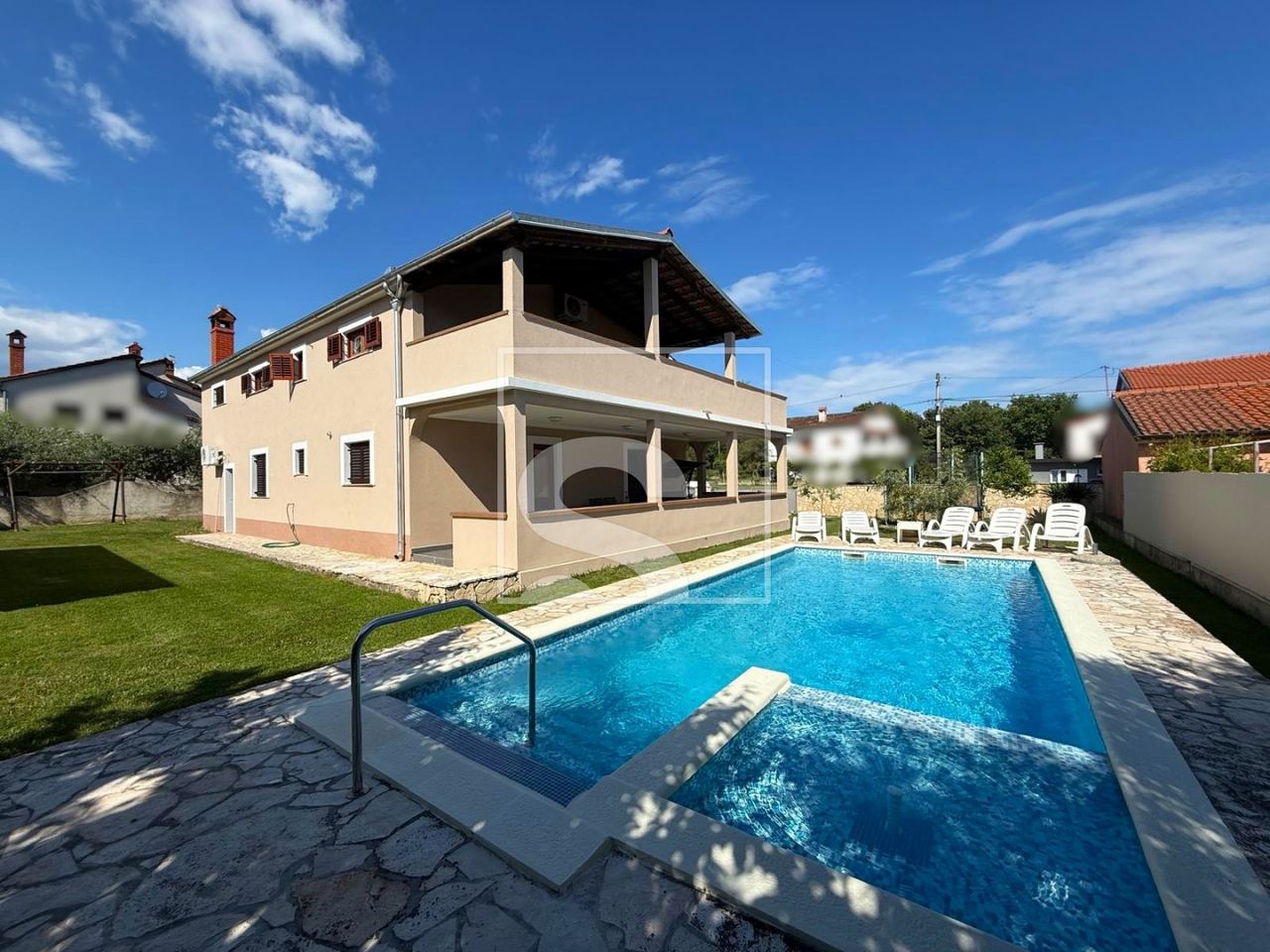 Haus u Marčani, 195m², 5 soba