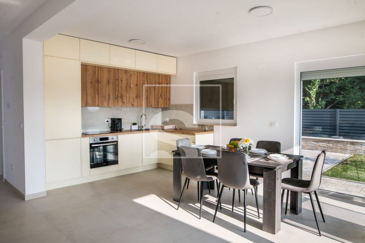 Haus u Umagu, 140m², 3 sobe, slika 3