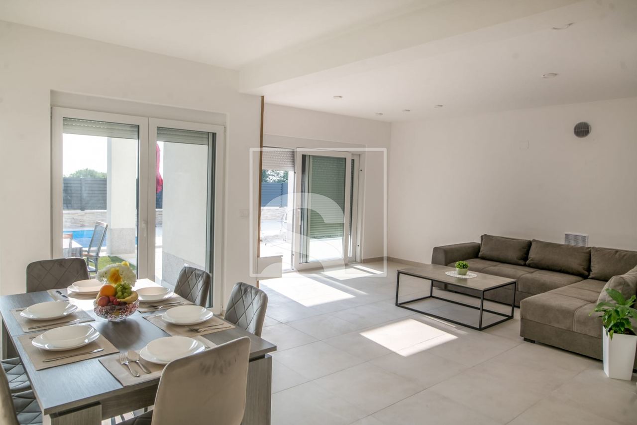 Haus u Umagu, 140m², 3 sobe, slika 5