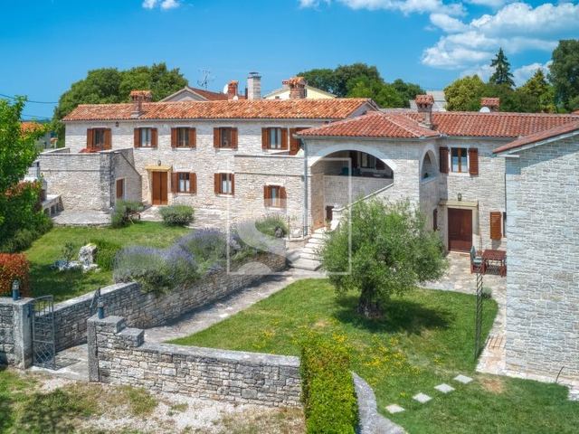House u Tinjanu, 360m², 9 soba, slika 2