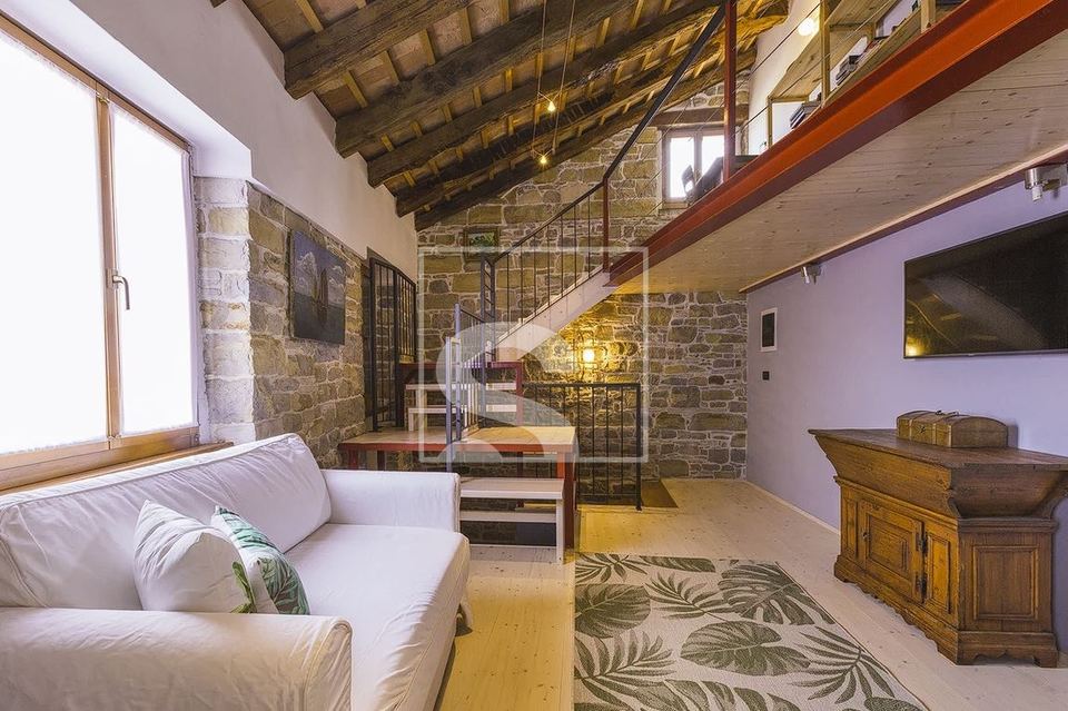 Haus u Oprtalju, 170m², 3 sobe, slika 2