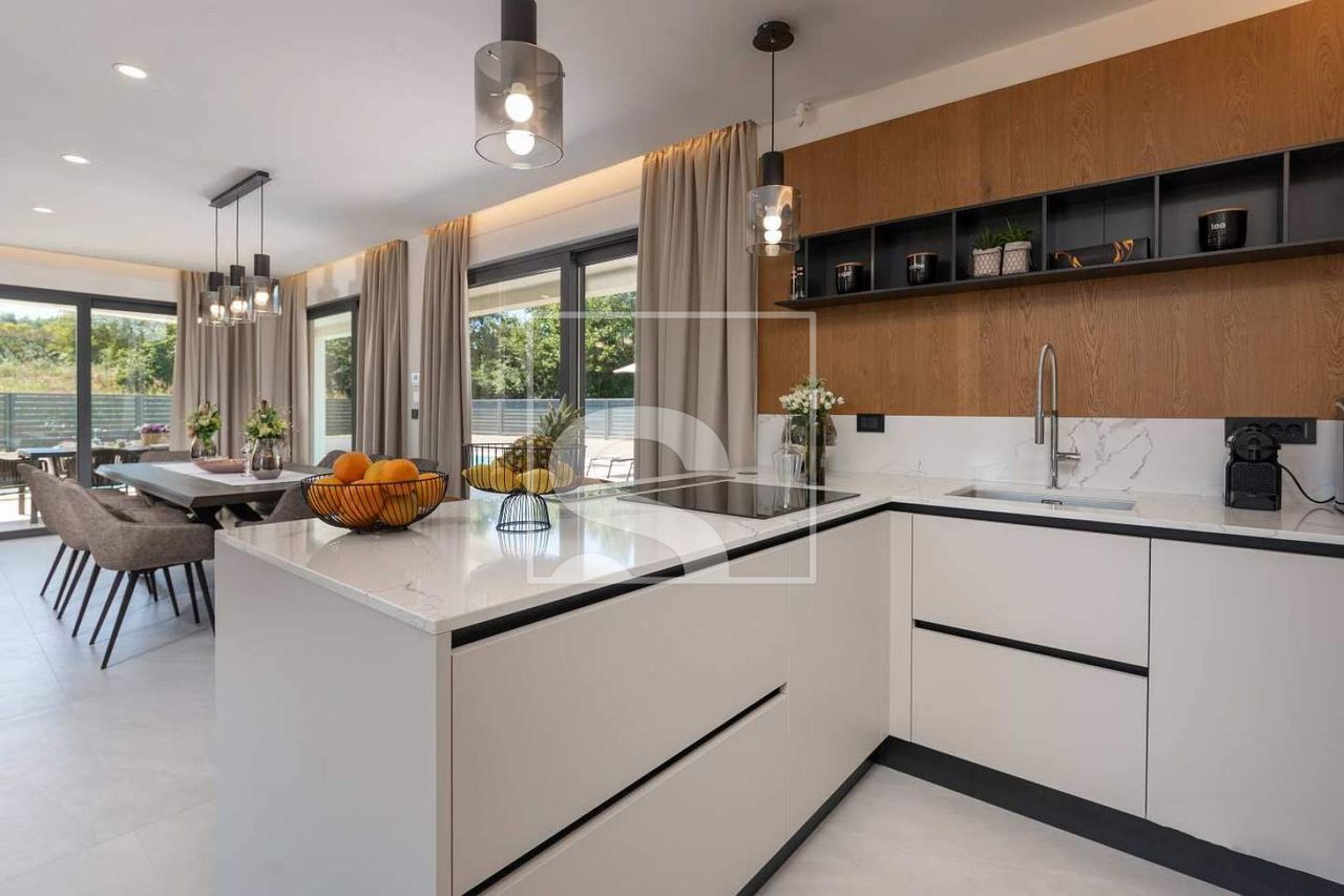 Haus u Poreču, 222m², 3 sobe, slika 4
