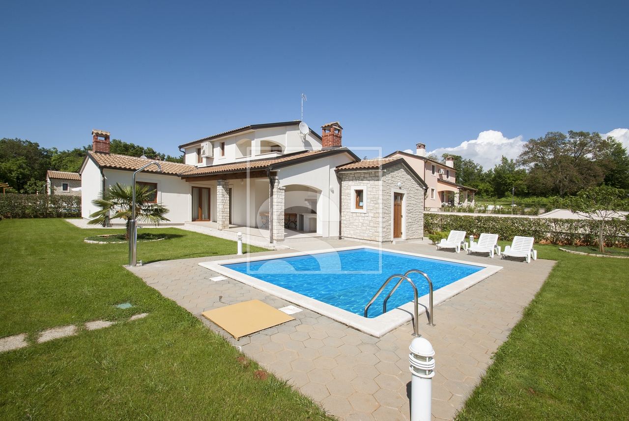 Haus u Sveti Lovreču, 140m², 3 sobe, slika 2
