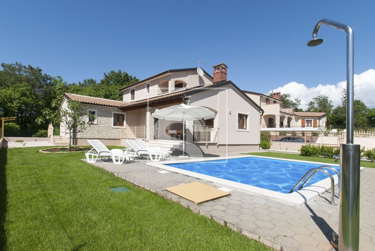 Casa u Sveti Lovreču, 140m², 3 sobe
