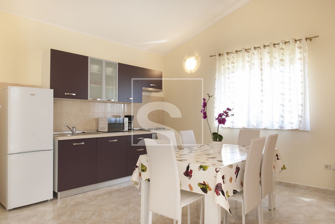 Casa u Sveti Lovreču, 140m², 3 sobe, slika 3