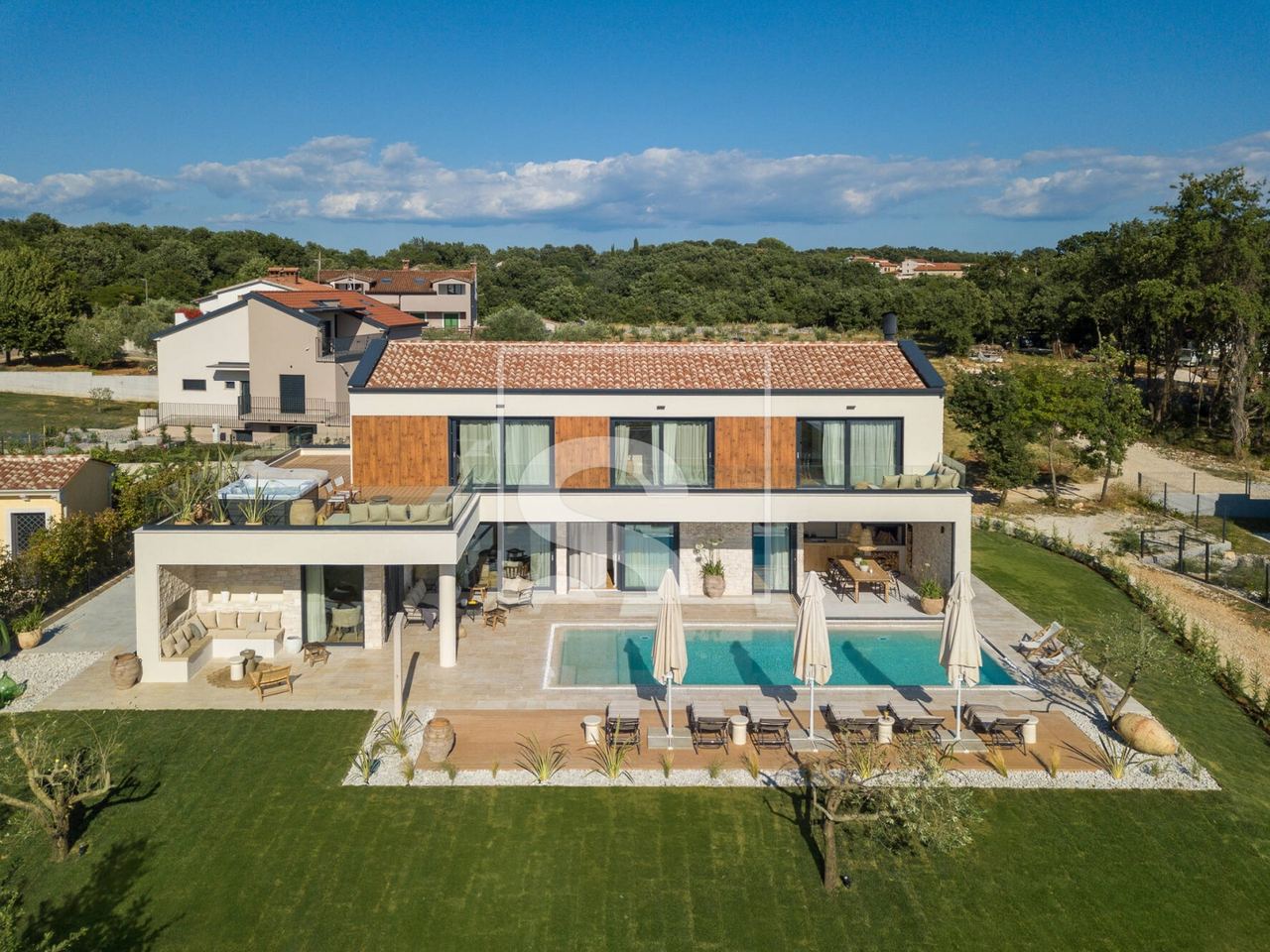 House u Poreču, 270m², 5 soba, slika 2