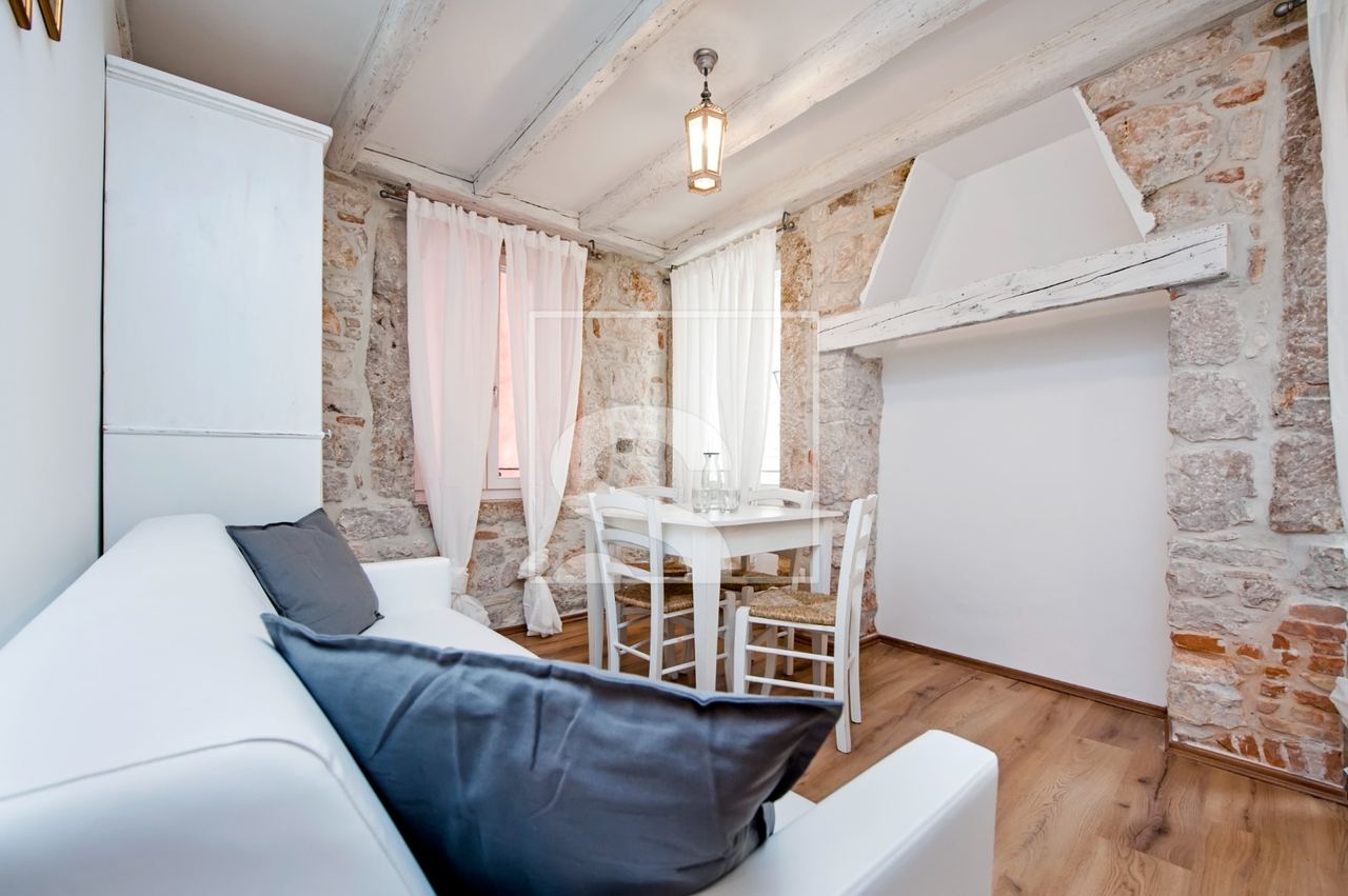 Haus u Rovinju, 140m², 4 sobe, slika 4