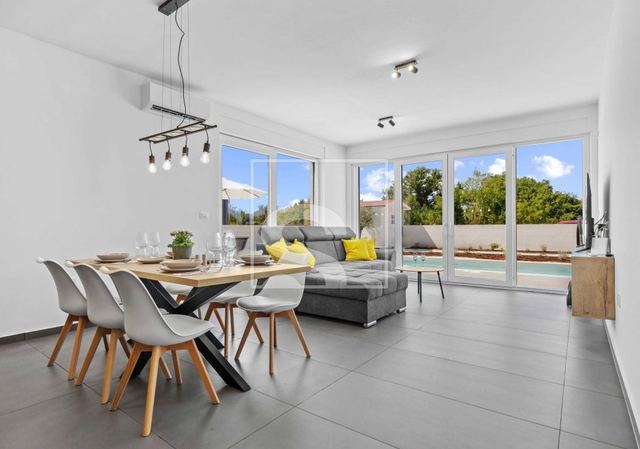Casa u Svetvinčenatu, 140m², 3 sobe, slika 5