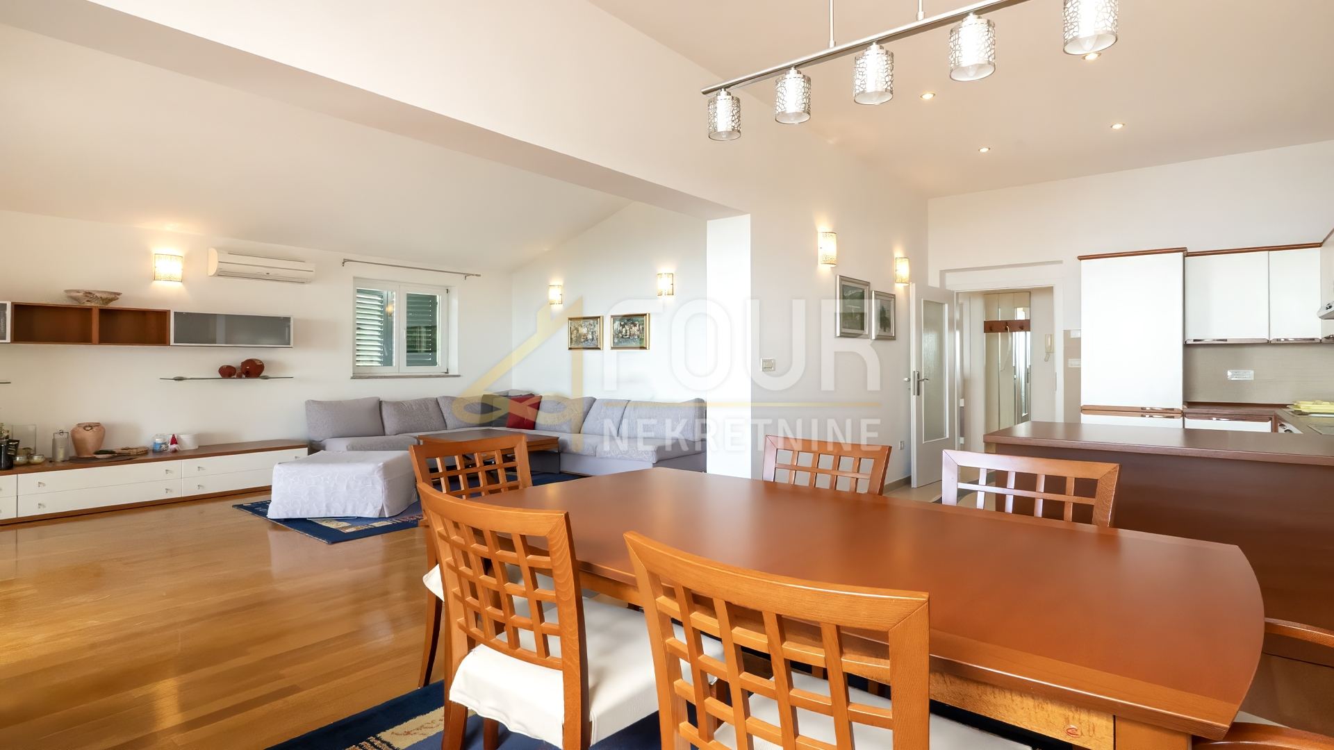 Stan u Opatiji, 93.53m², 2 sobe, slika 2