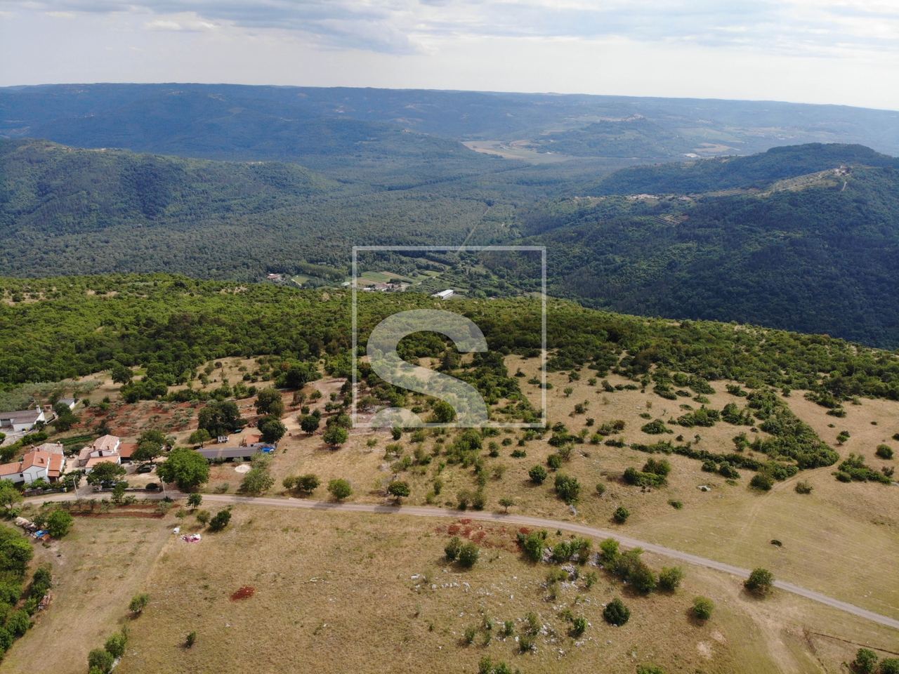 Land u Oprtalju, 9481m², slika 3