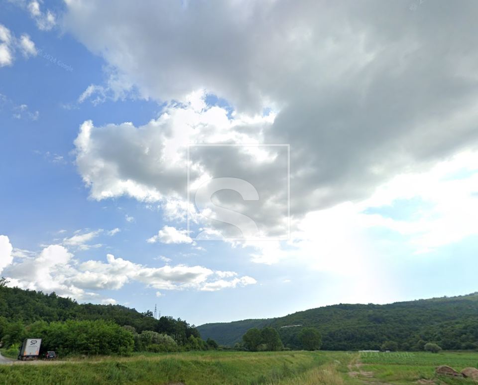 Zemljište u Raši, 3708m²
