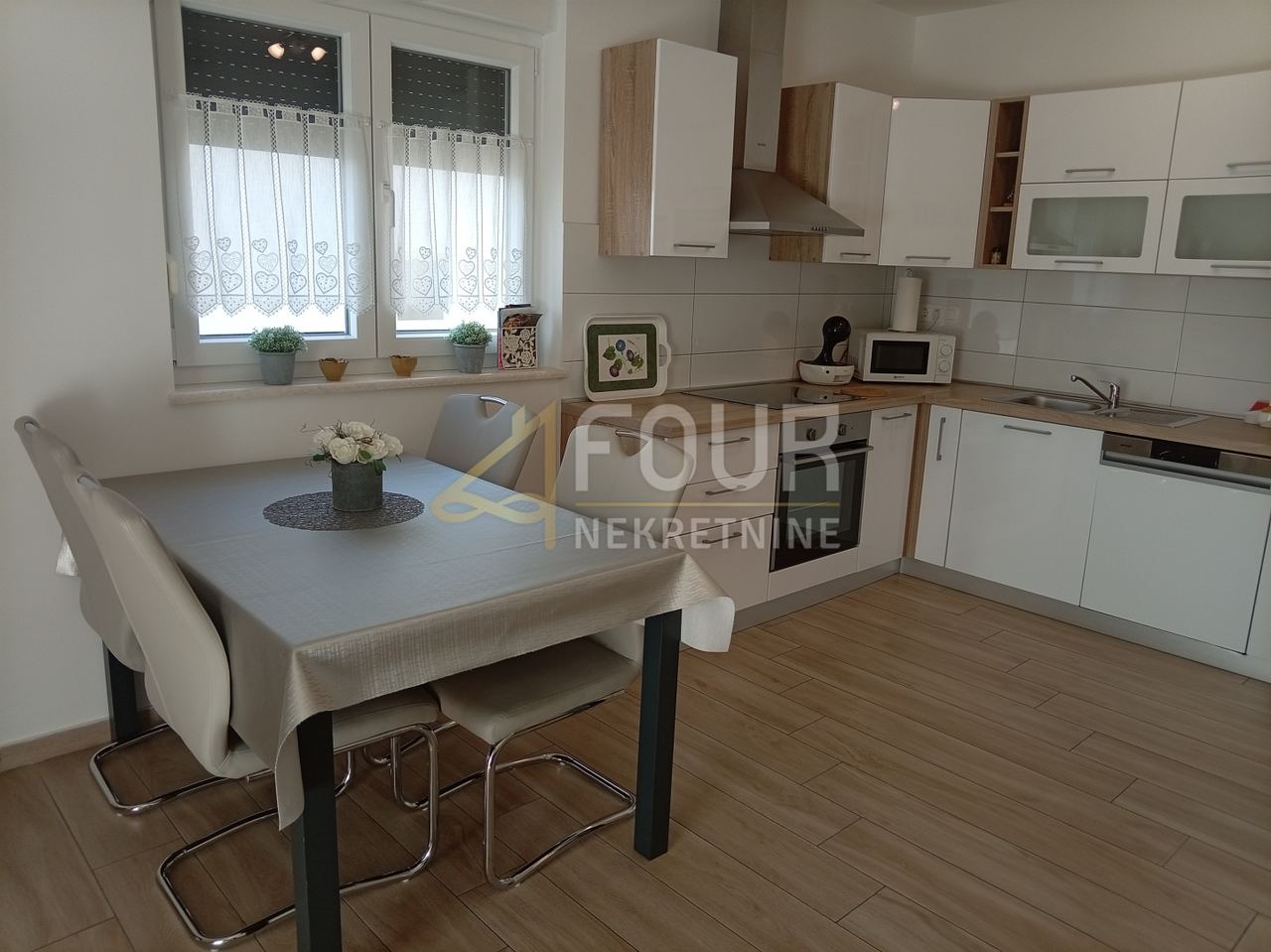 Stan u Puli, 55m², 2 sobe, slika 4