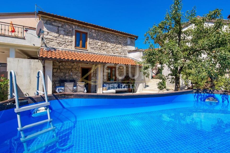 Kuća u Matuljiu, 65m², 2 sobe