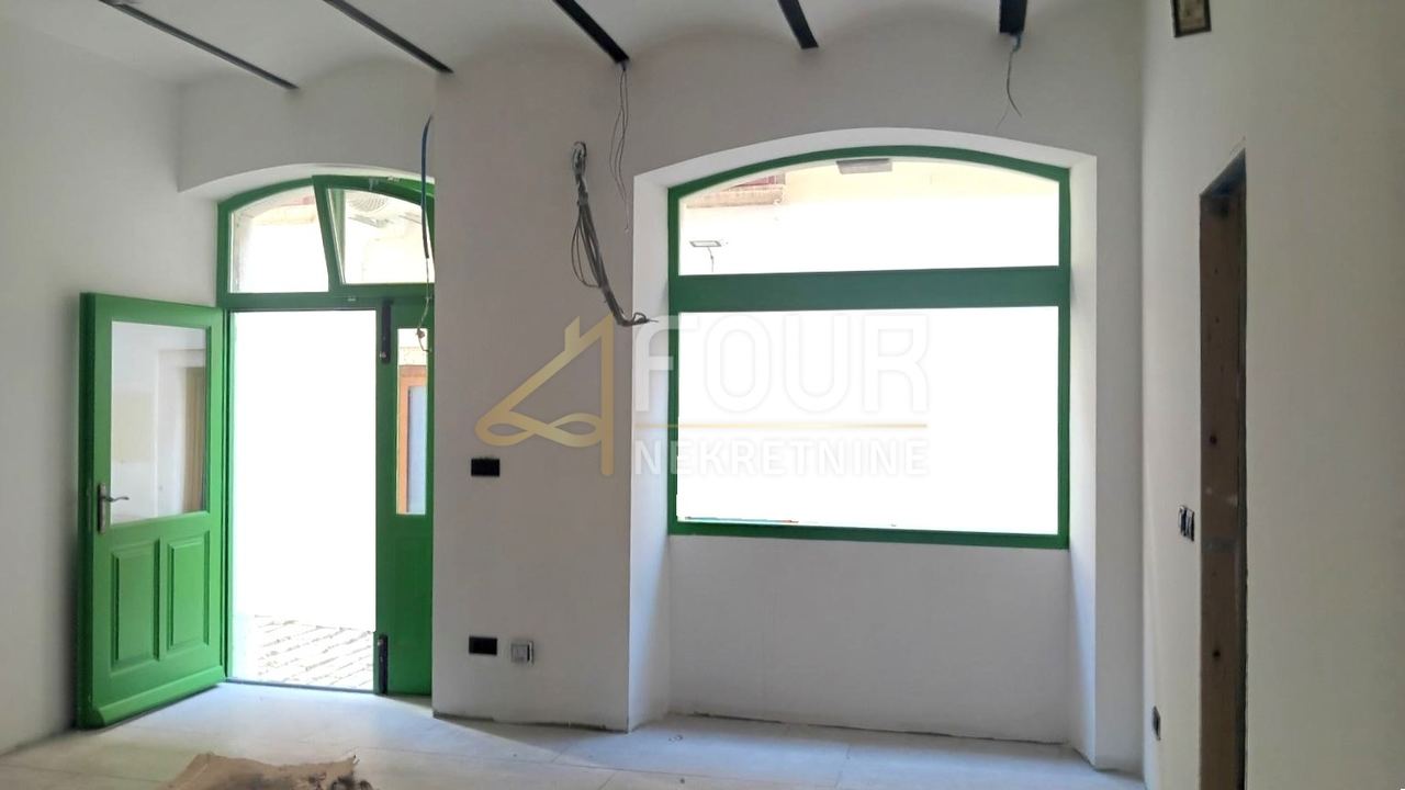 Gewerbefläche u Rovinju, 32.77m²