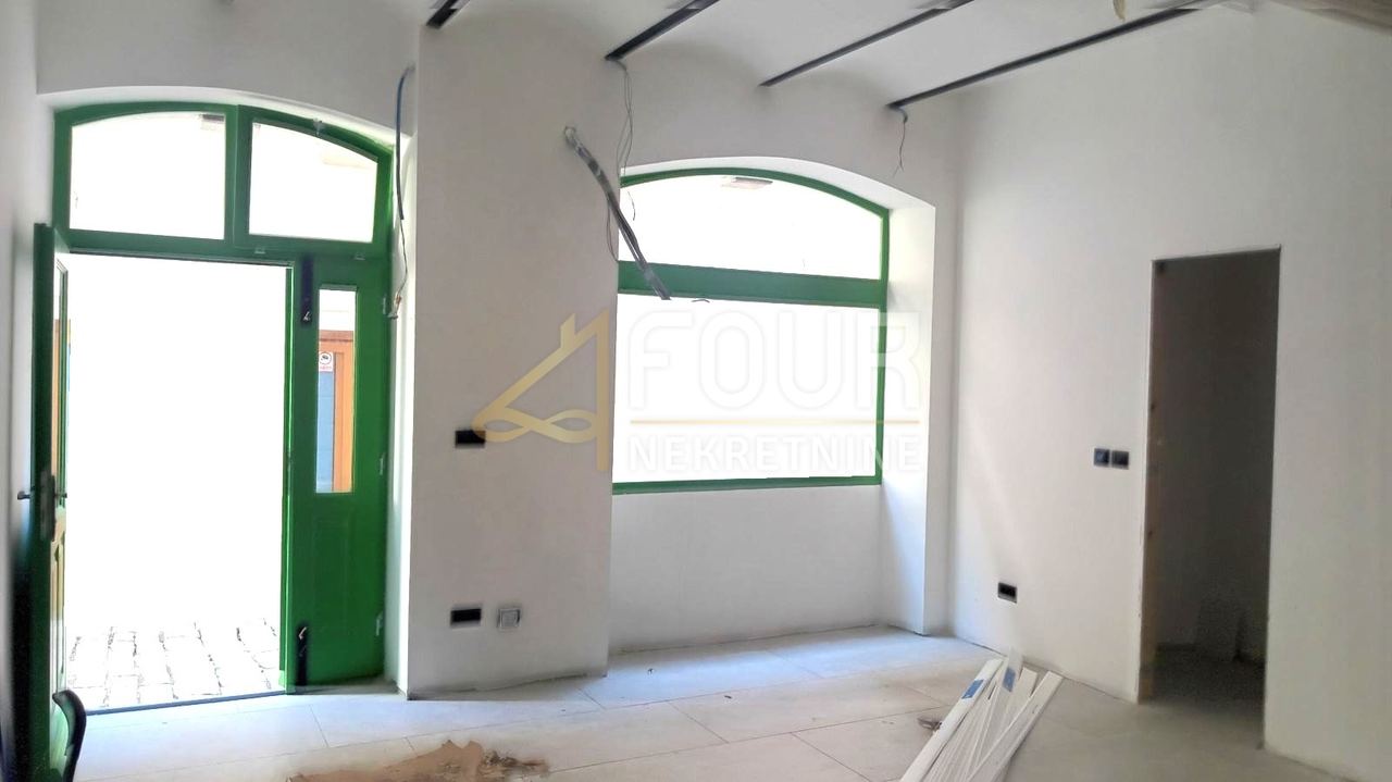 Gewerbefläche u Rovinju, 32.77m², slika 2