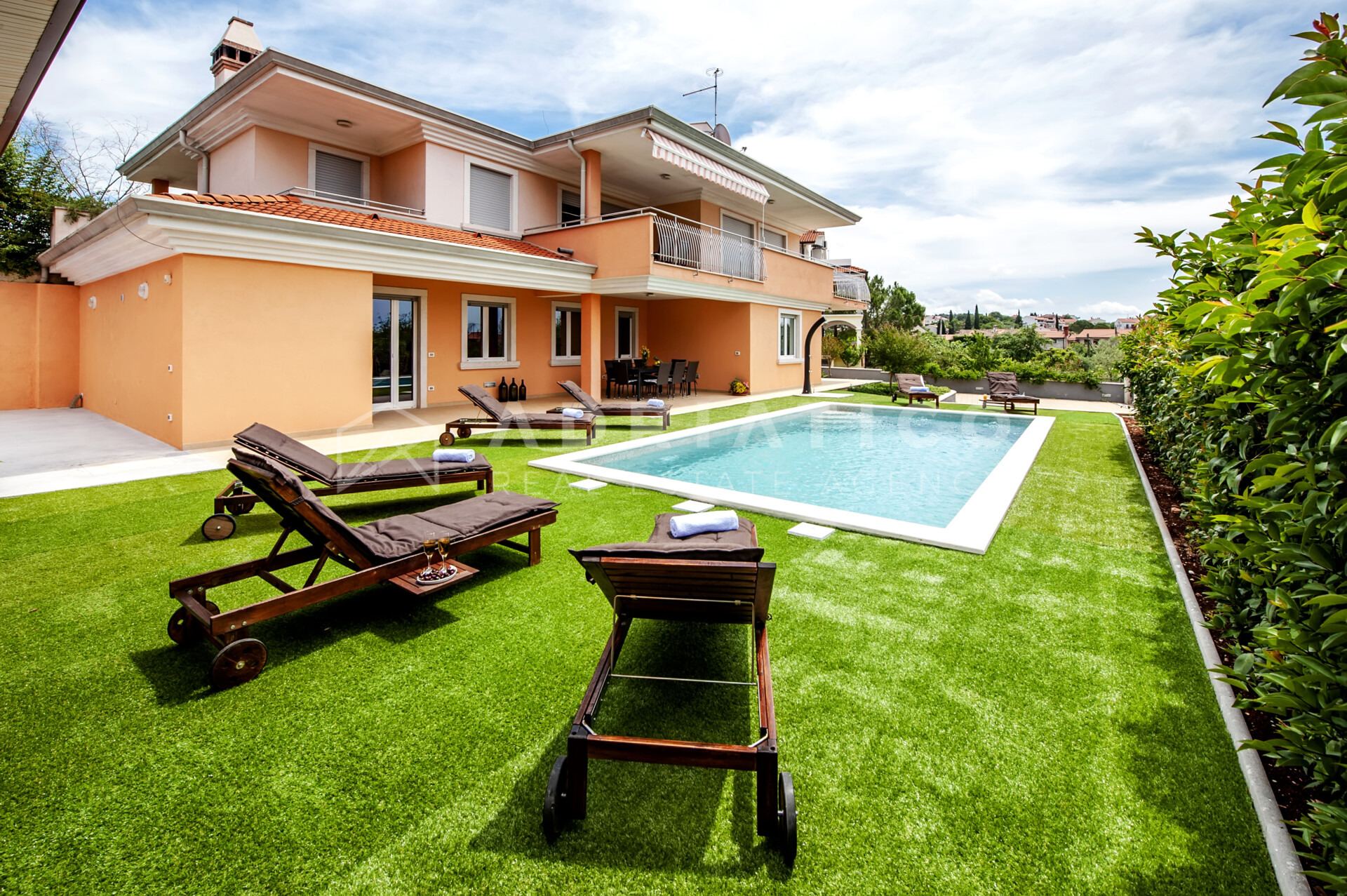 Kuća u Rovinju, 550m², 4 sobe
