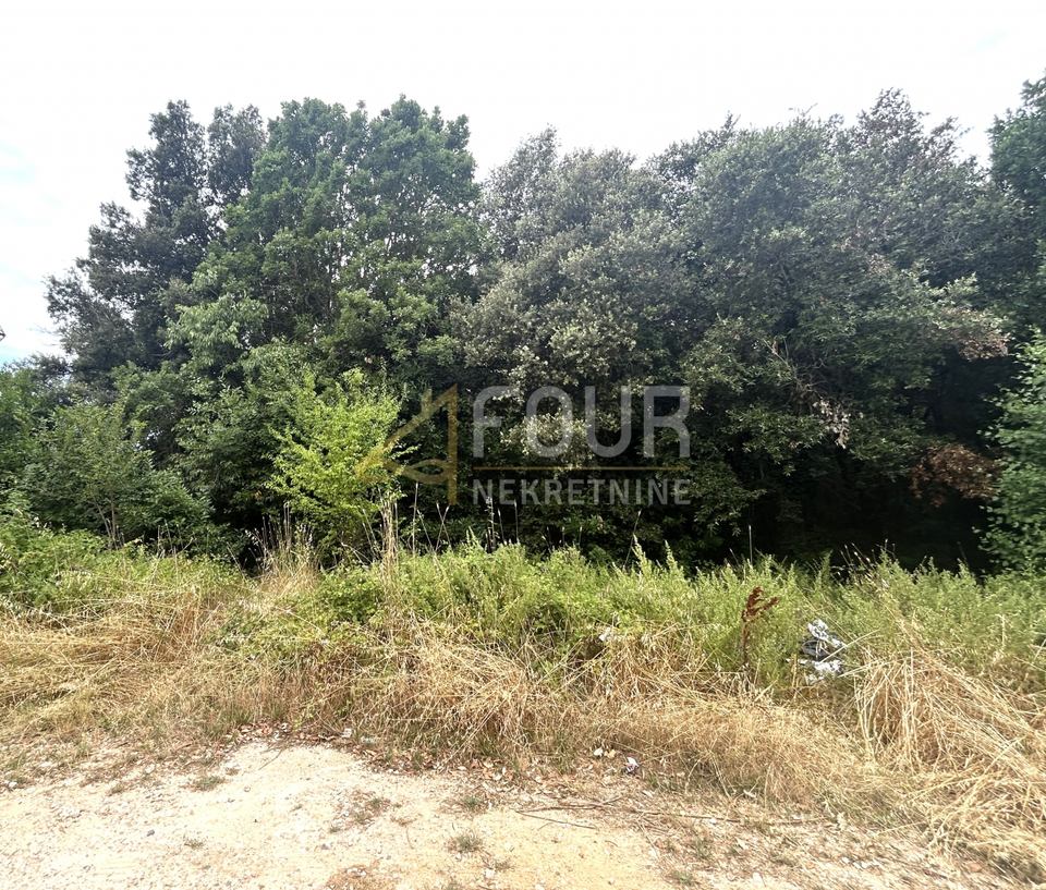 Terreno u Pola (Pula)u, 2746m²