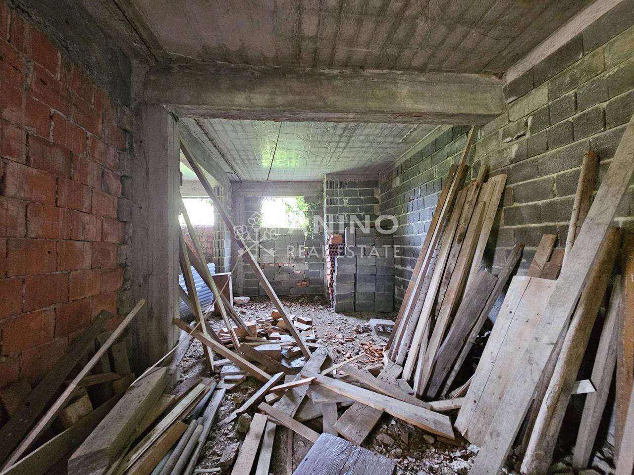 Haus u Vrbovsku, 150m², 2 sobe, slika 3