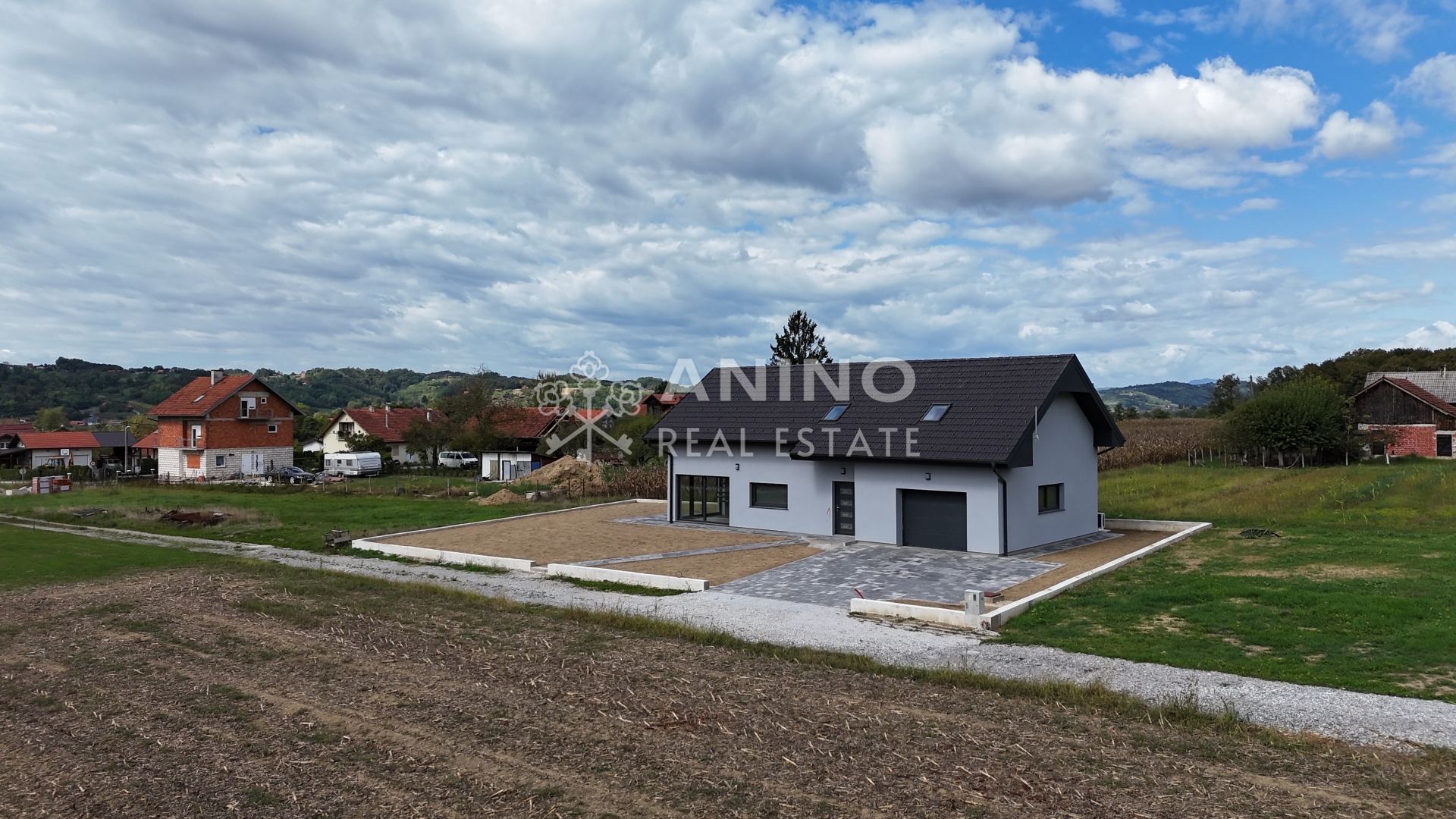 Kuća u Sveti Križ Začretju, 193.63m², 4 sobe, slika 2