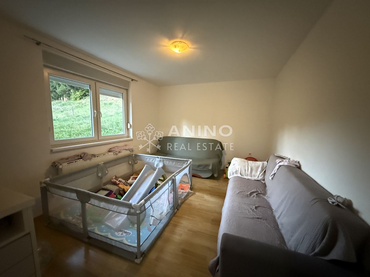 Kuća u Hum na Sutliu, 250m², 2 sobe