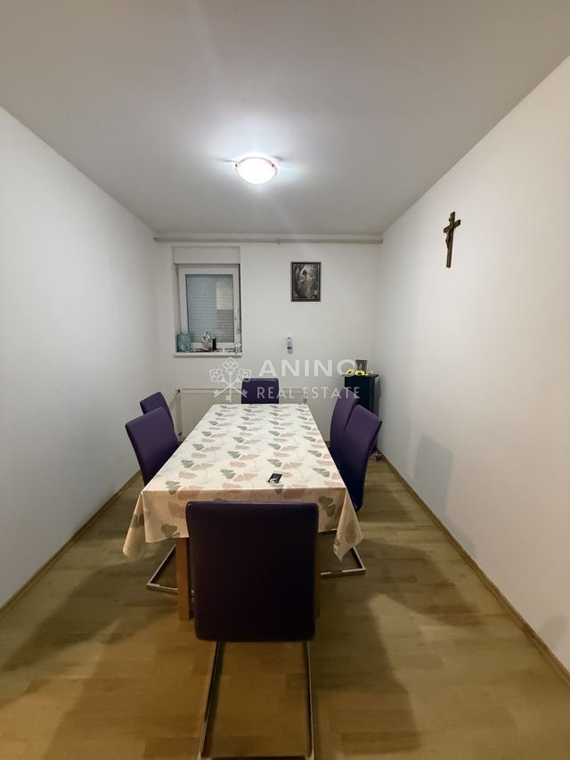 Kuća u Hum na Sutliu, 250m², 2 sobe, slika 2